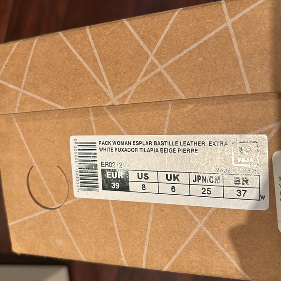 VEJA Esplar Bastille with Tilapia Beige Back - Picture 7 of 7